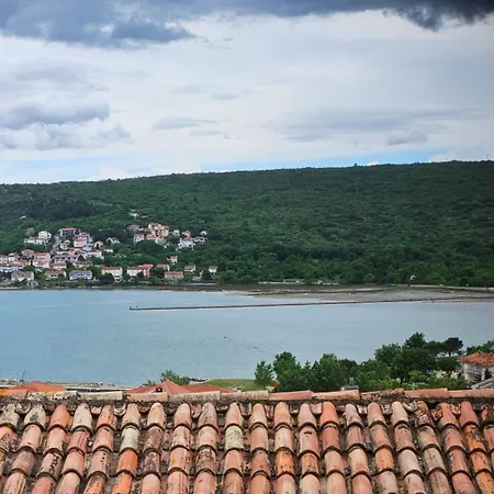 Apartment With Parking Space Cizici, Krk - 15415 Malinska